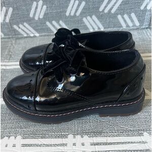 Zara Girls Patent Leather Shoes, Size 25 ￼
